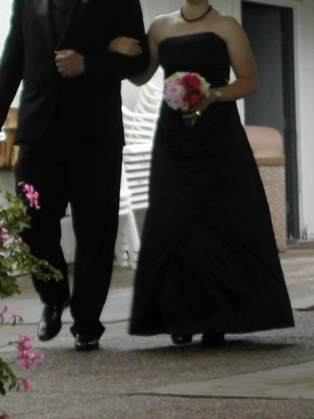David’s Bridal Black Strapless Formal Gown/Dress/Prom Ruched Waist Sz 10 EXC - Picture 7 of 7